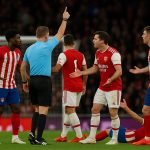 Sfeerbeeld uit Arsenal tegen Atlético Madrid met focus op een discutabel moment in het strafschopgebied