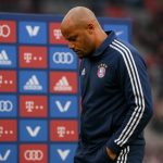 Vincent Kompany als coach van Bayern München tijdens een persmoment