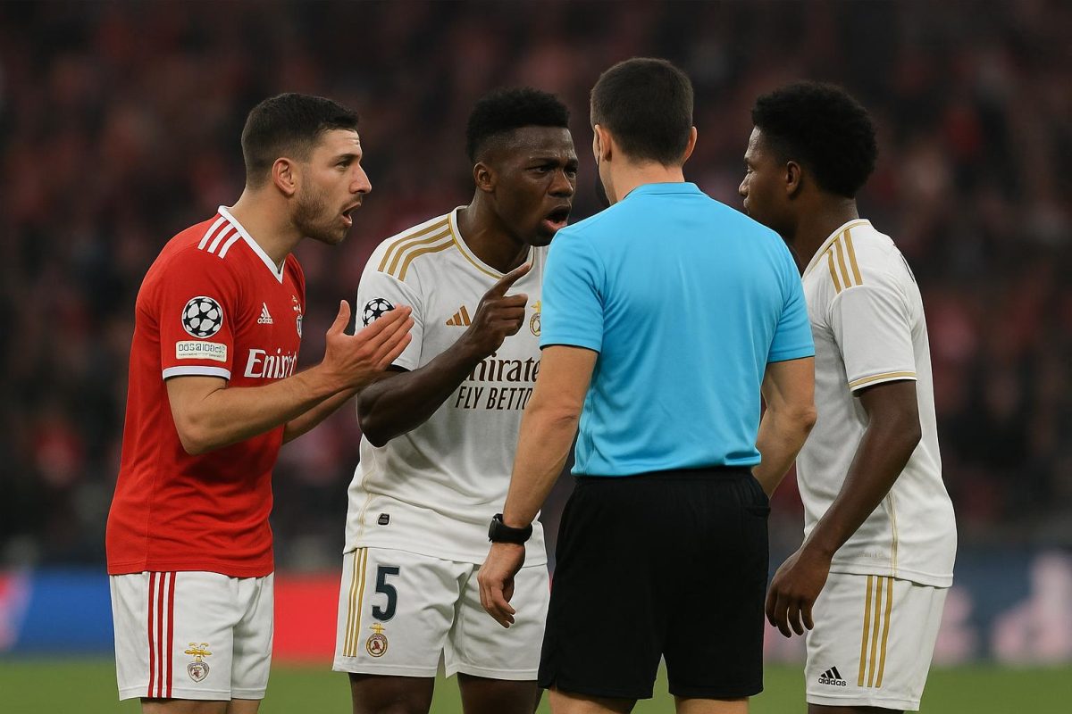 Spelmoment Benfica tegen Real Madrid met spelers in discussie op het veld