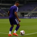 Fábio Baldé in actie als winger bij HSV tijdens een wedstrijd.