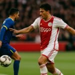 Kasper Dolberg in actie voor Ajax tijdens een wedstrijd