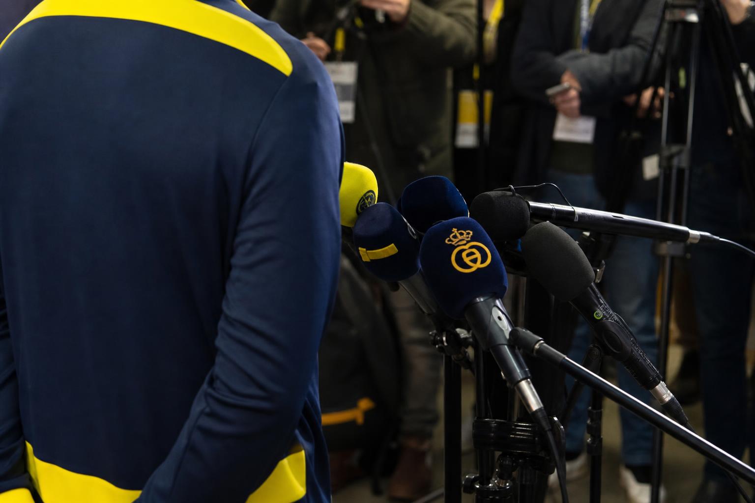 Philippe Bormans van Union SG reageert op vragen van de pers