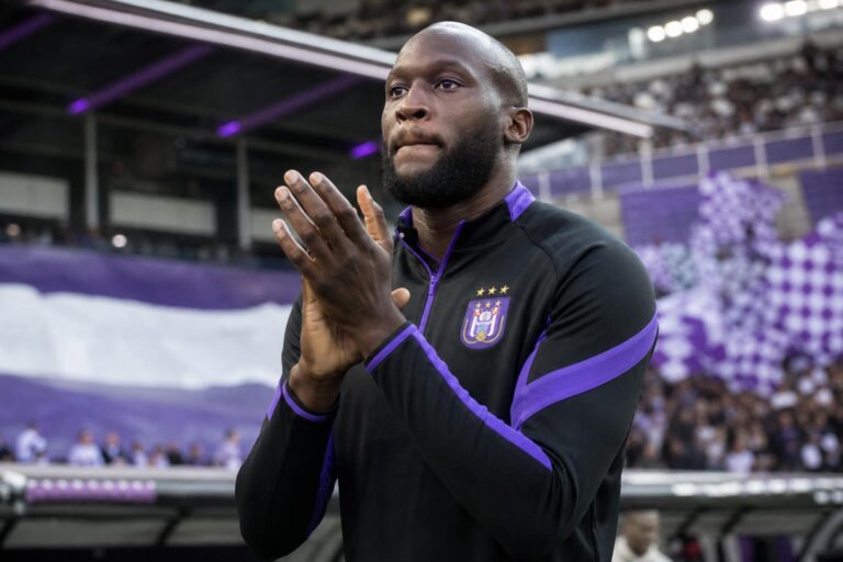 Sfeermoment rond RSC Anderlecht met aandacht voor de aanwezigheid van Romelu Lukaku op de bekerfinale