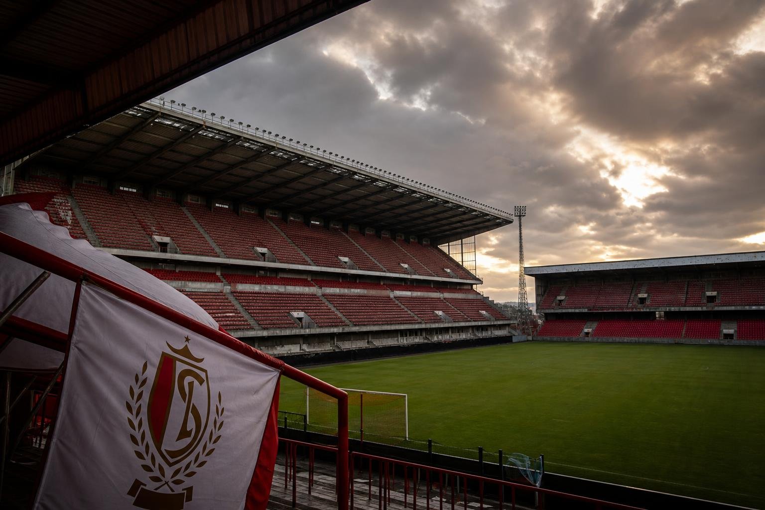 Sfeerbeeld van het Stade Maurice Dufrasne in Sclessin, thuisbasis van Standard Luik
