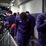 Bestuursleden van RSC Anderlecht reageren teleurgesteld na de bekerfinale tegen Union SG