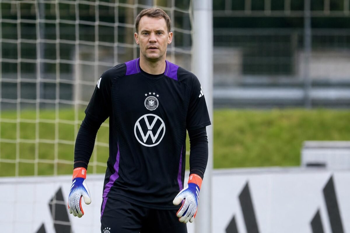 Sfeerbeeld van een doelman op training in stadioncontext bij Duitsland