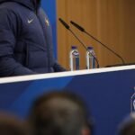 Didier Deschamps tijdens een persmoment rond de Franse WK-selectie