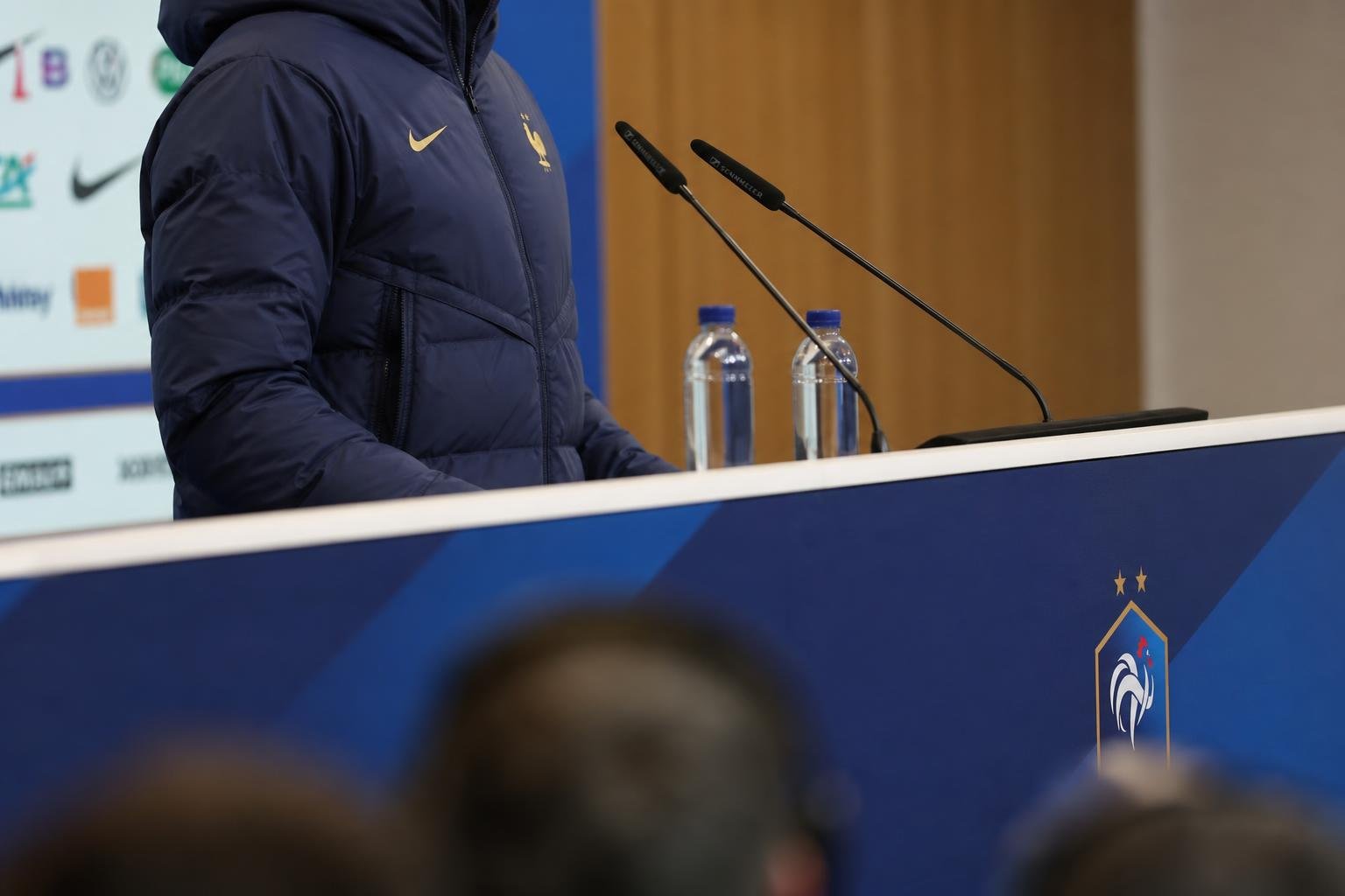 Didier Deschamps tijdens een persmoment rond de Franse WK-selectie