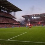 Sfeerbeeld in het stadion van Standard richting de wedstrijd tegen KRC Genk