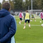 Óscar García op het trainingscomplex van Ajax als interim-trainer