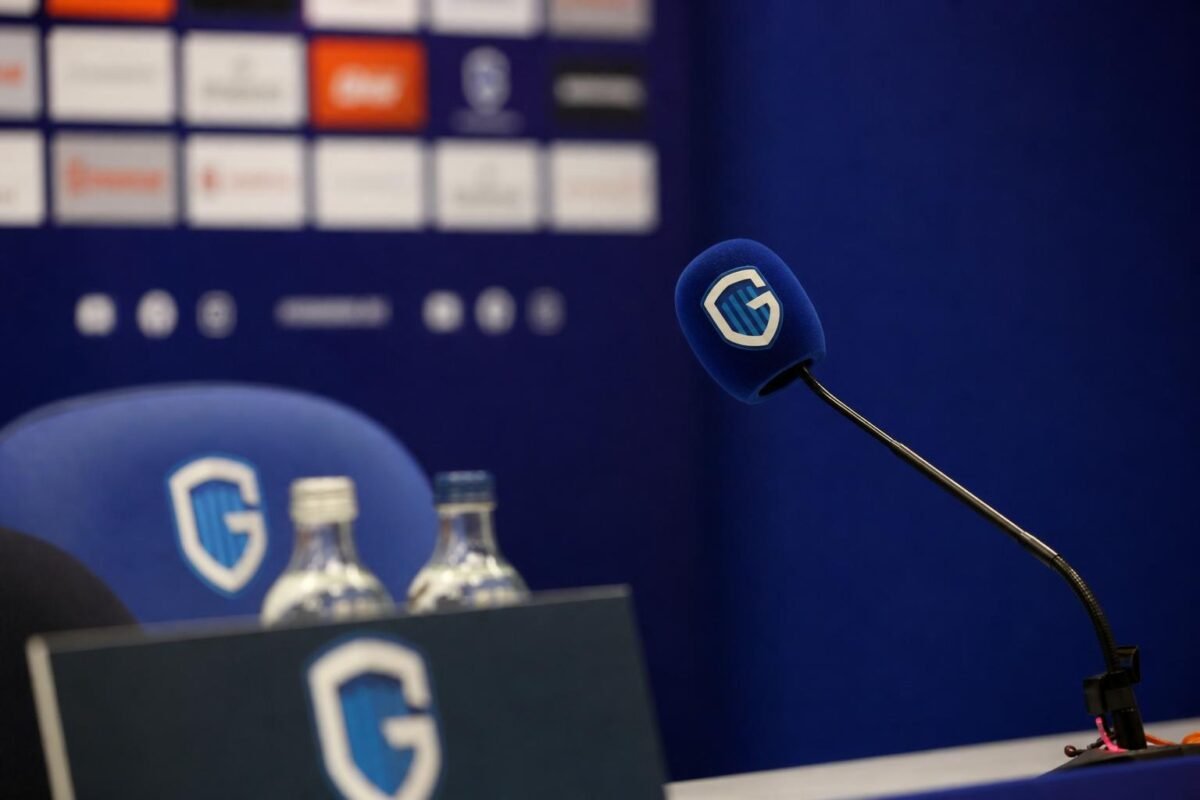 Nicky Hayen van KRC Genk tijdens een persmoment in aanloop naar Standard
