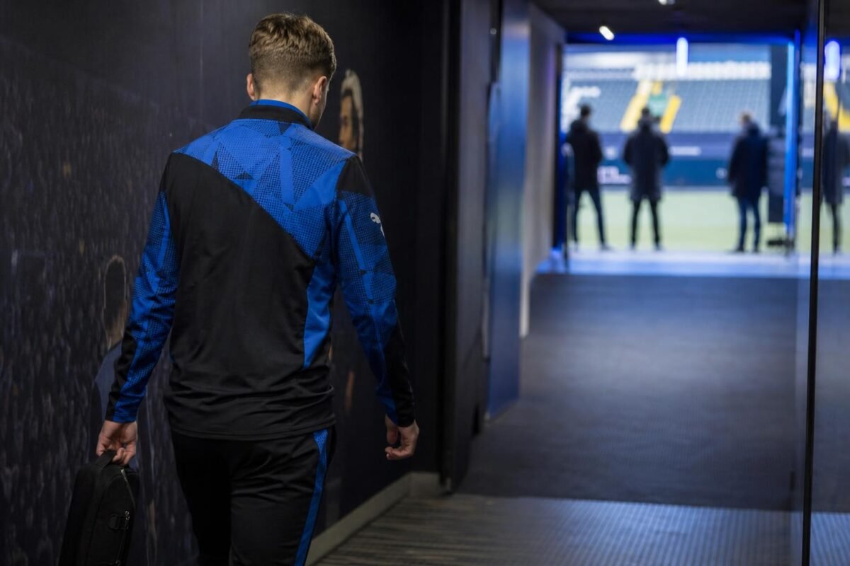 Raphael Onyedika van Club Brugge tijdens een trainingsmoment in aanloop naar de zomermercato