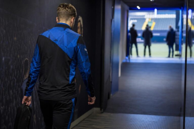 Raphael Onyedika van Club Brugge tijdens een trainingsmoment in aanloop naar de zomermercato