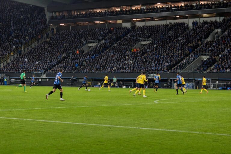 Sfeerbeeld in het Jan Breydelstadion tijdens Club Brugge tegen Union, zonder herkenbare gezichten.