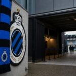 Stadionbeeld rond Club Brugge met focus op de sportieve omkadering en transfersfeer