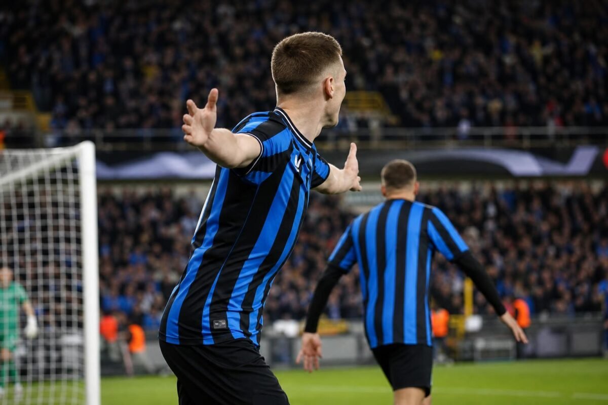 Hans Vanaken viert na een doelpunt voor Club Brugge in Jan Breydel tegen Union Saint-Gilloise