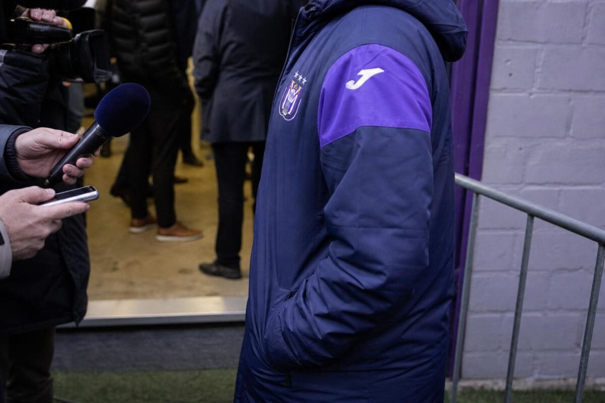 Silvio Proto bij RSC Anderlecht in een stadionomgeving