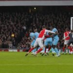 Spelmoment uit Arsenal tegen Burnley met focus op een stilstaande fase in het strafschopgebied
