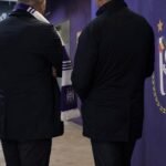 Antoine Sibierski in de omgeving van het Lotto Park tijdens een moment rond Anderlecht, zonder herkenbare gezichten.