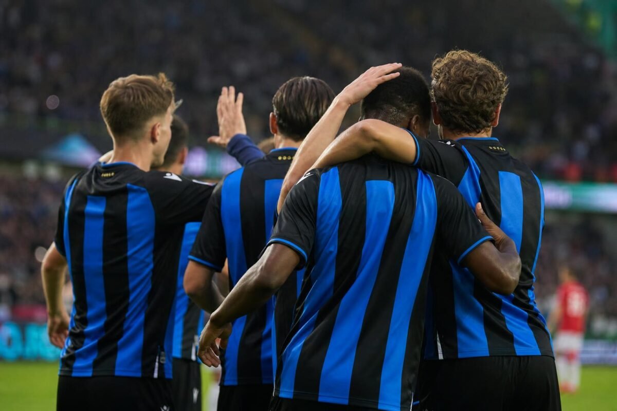 Joaquin Seys van Club Brugge na een wedstrijd in het stadion