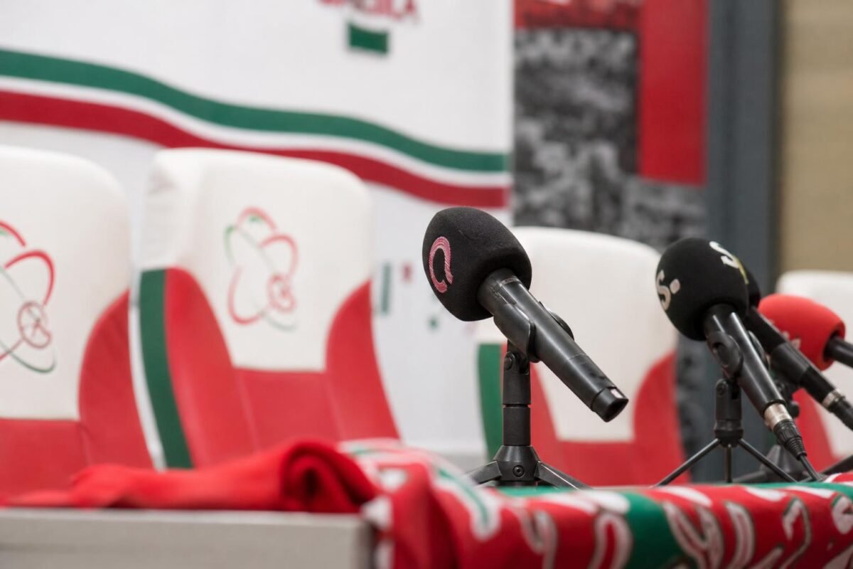 Sfeerbeeld aan het stadion van SV Zulte Waregem aan de Gaverbeek bij trainersnieuws