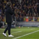 Fred Vanderbiest van KV Mechelen langs de zijlijn tijdens een wedstrijdmoment