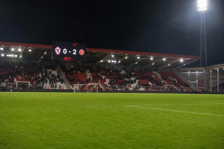 Sfeerbeeld rond Royal Antwerp FC in het Bosuilstadion tijdens een teleurstellende periode