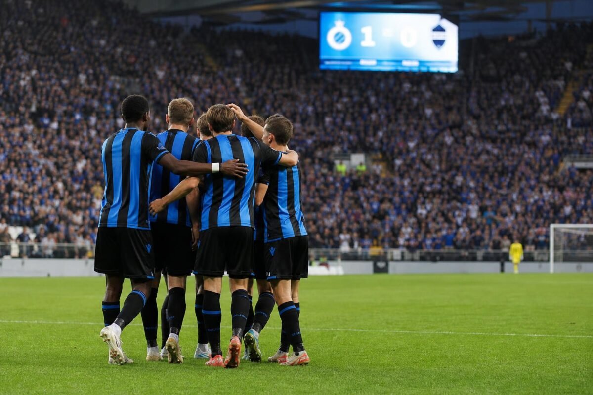 Spelers van Club Brugge vieren een doelpunt na de 5-0-zege tegen Union Saint-Gilloise.