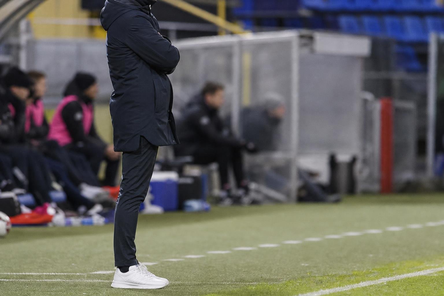 Edward Still in een coachcontext tijdens een wedstrijdmoment