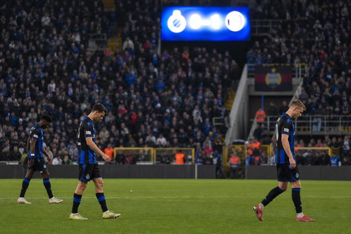 Spelers van Union SG druipen af in het Jan Breydelstadion na de 5-0 tegen Club Brugge