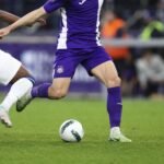 Danylo Sikan in actie voor RSC Anderlecht tijdens een wedstrijd