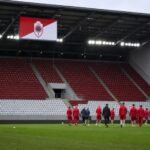 Sfeerbeeld in het Bosuilstadion van Royal Antwerp FC richting seizoenseinde.