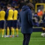 Sfeershot rond Union SG met coach David Hubert langs de zijlijn in een stadionomgeving