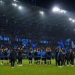 Spelers van Club Brugge in een titelachtige sfeer in het stadion, zonder herkenbare gezichten.