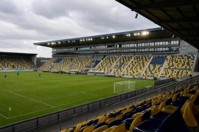 Sfeerbeeld in en rond Stayen bij STVV in aanloop naar een drukke transferzomer