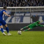Gespannen strafschopmoment tijdens KAA Gent tegen Union zonder herkenbare gezichten