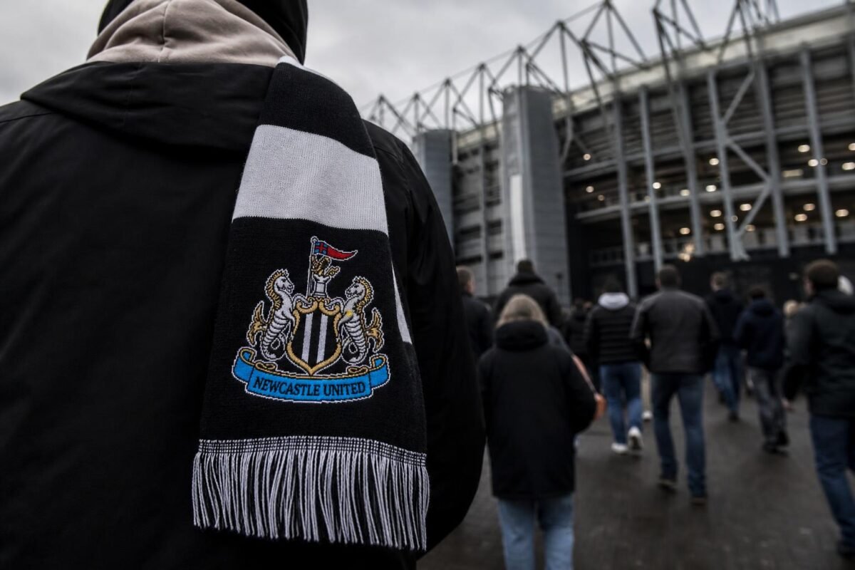 Transfercontext rond Newcastle United met focus op aanvallende versterking zonder herkenbare gezichten
