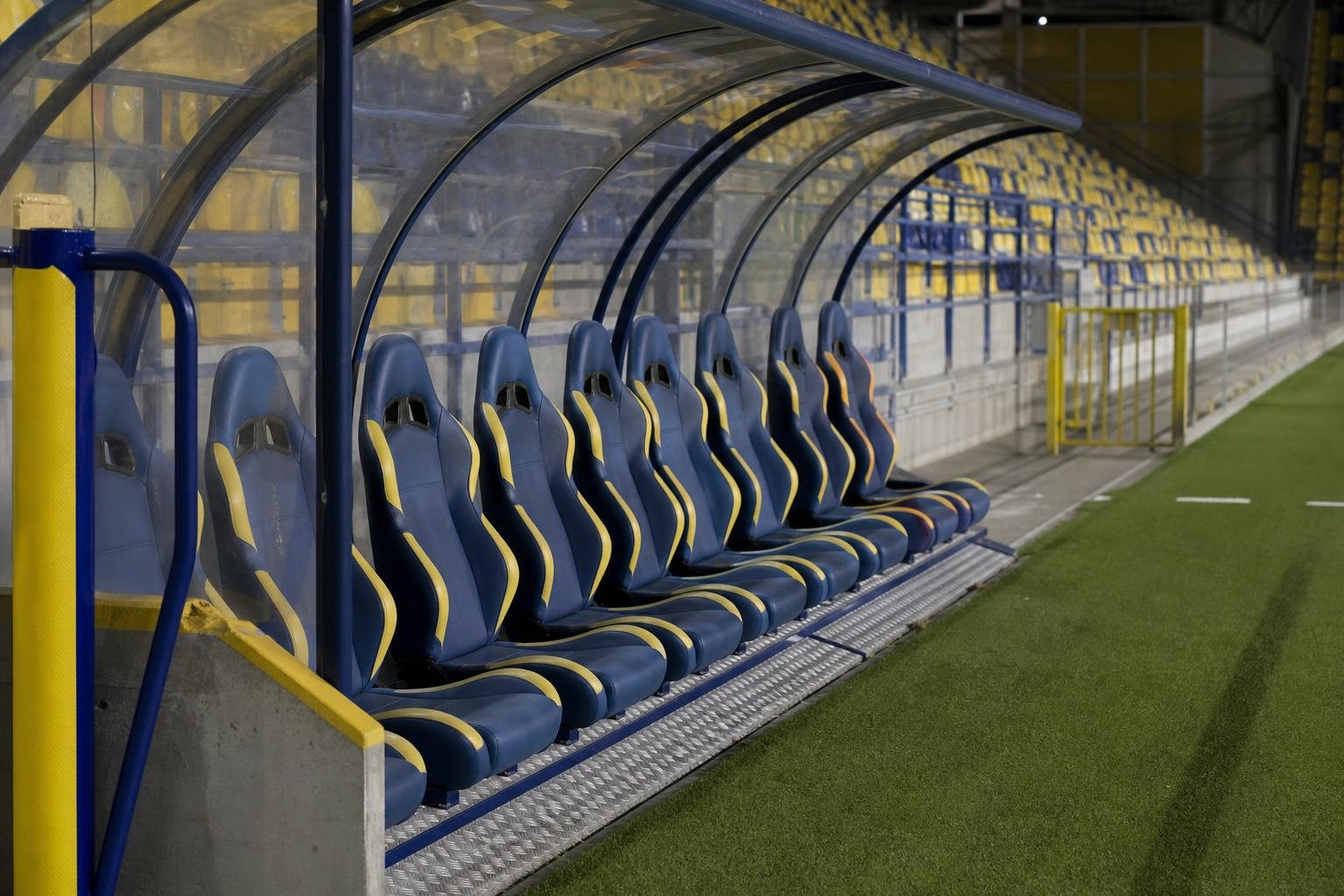 Trainersbank van STVV op Stayen in gespannen sfeer