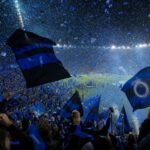 Supporters van Club Brugge vieren een titel in een vol stadion zonder herkenbare gezichten