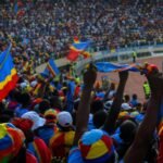 Congolese voetbalsupporters in gespannen WK-sfeer zonder herkenbare gezichten