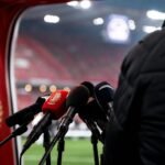 Persmoment bij Standard in aanloop naar de cruciale derby tegen Charleroi