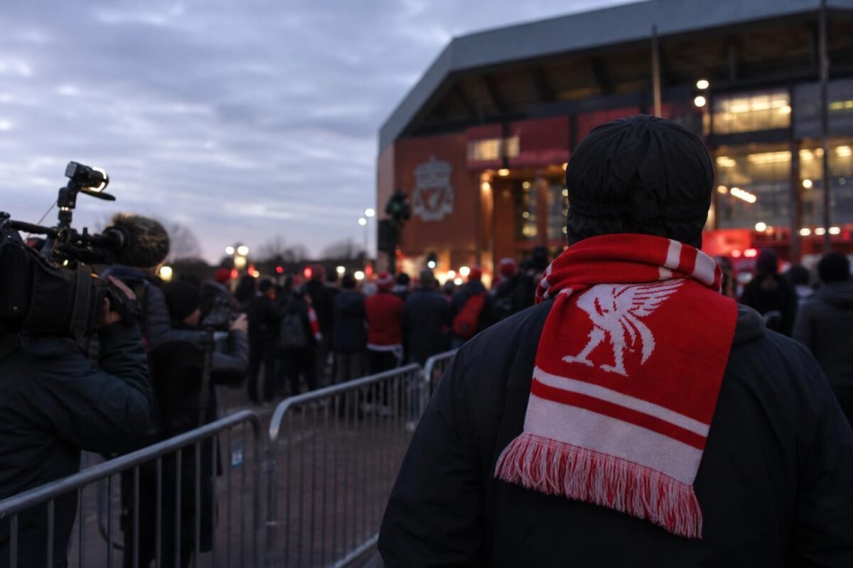 Supporterssfeer rond Anfield in de context van Liverpool en de opvolging van Mohamed Salah