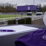 Sfeerbeeld van een contractmoment bij RSC Anderlecht op Neerpede