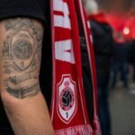 Antwerp-supporter toont tattoo als eerbetoon aan Vincent Janssen