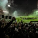 Lommel SK viert de terugkeer naar de Jupiler Pro League na de wedstrijd tegen Dender