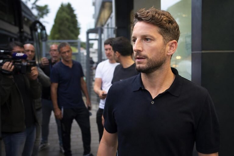Dries Mertens in een voetbalcontext rond de mogelijke comeback bij Sporting Hasselt