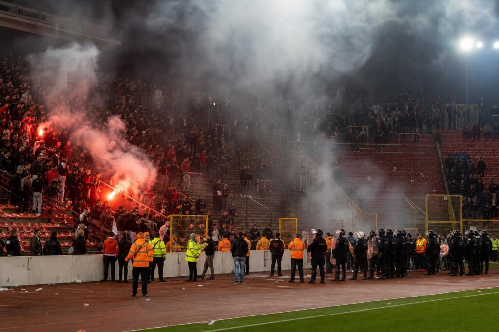 Gespannen sfeer op Sclessin na de Waalse derby tussen Standard en Sporting Charleroi