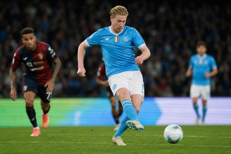 Kevin De Bruyne in actie voor SSC Napoli tijdens de wedstrijd tegen Udinese