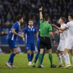 Spannende fase tussen KAA Gent en KRC Genk tijdens de barragematch om Europees voetbal