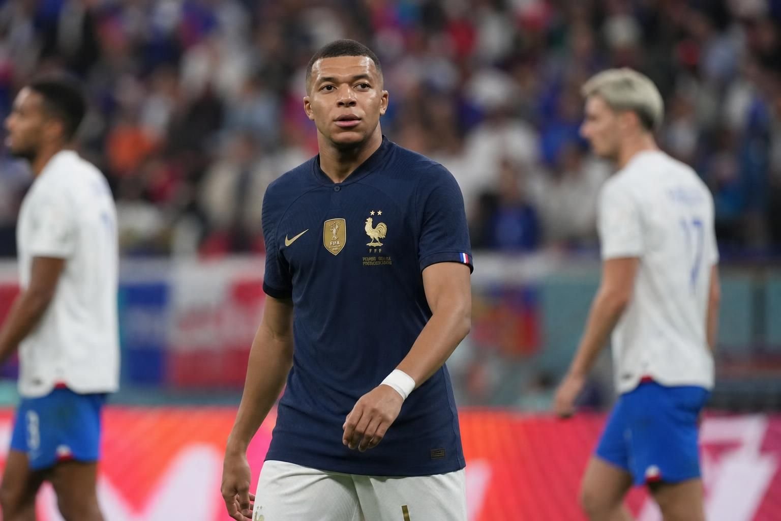Kylian Mbappé in actie voor Frankrijk tijdens de WK-zege tegen Senegal